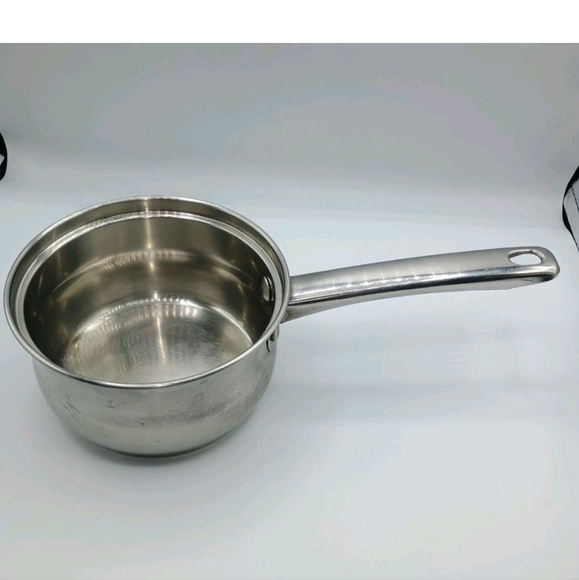 Maitre Chef 18-10 Stainless Steel 1 Quart Sauce Pan With Lid - Picture 1 of 6